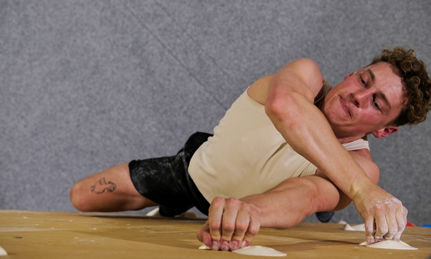 Image 7: All-Day Bouldering Experience and Fun with Shoe & Chalk Hire Included
