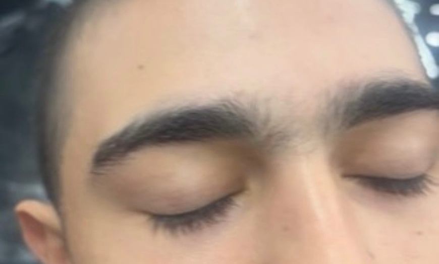 Image 4: Achieve Perfect Brows with 1, or 3 Eyebrow Threading