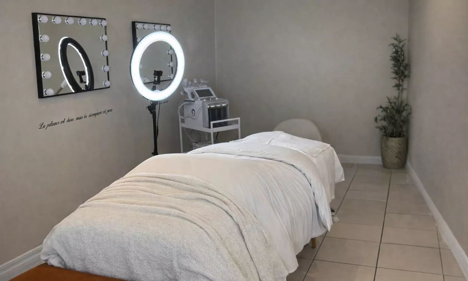 Nettoyage profond ou relaxation raffermissante chez Almara Skin
