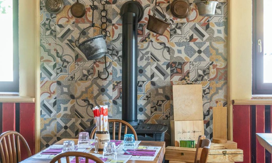 Image 17: Lago di Garda, Spiazzi: camera con colazione o mezza pensione per 2