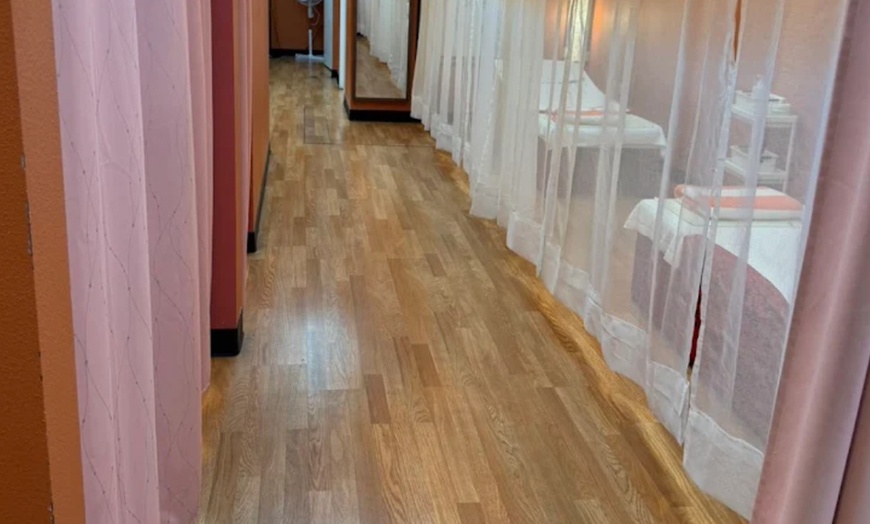 Image 3: Relax with 60 or 90-Minute Swedish Massage with 30-Minute Cupping