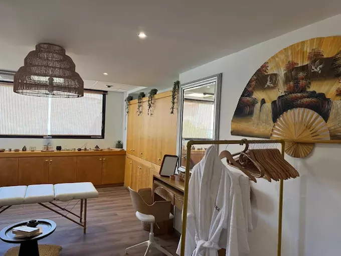 Massages corps et visage à l'institut Nourika à Marseille