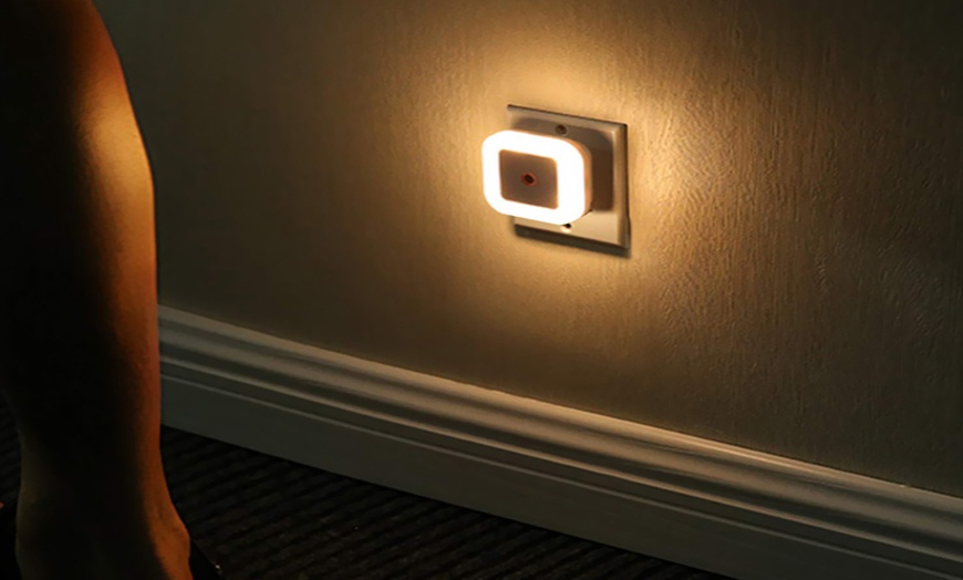 Image 5: Luz nocturna LED automática con tono cálido