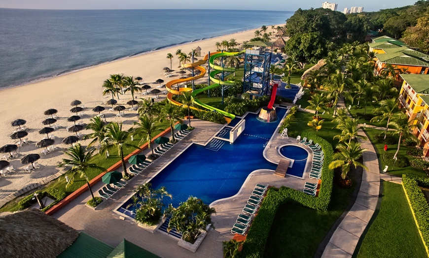 Image 2: ✈ 5-Night Panama Vacation w/ Optional Airfare from Travel by Jen