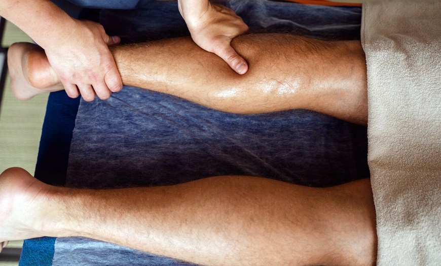 Image 6: Sesión de masaje de técnica y duración a elegir para 1 persona