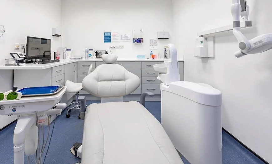 Image 2: Cryolipolysis Fat Freezing Treatment with One or Two Heads