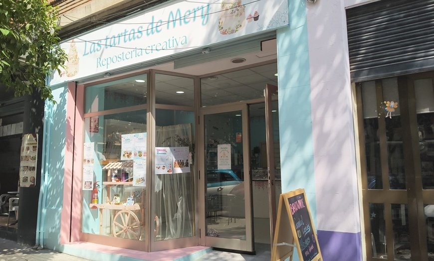 Image 9: Taller de repostería con una copa de vino para 1, 2 o 5 personas