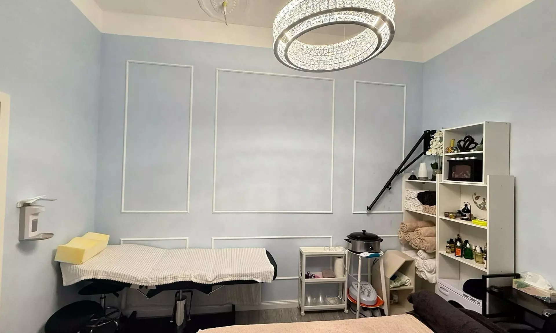 Aromaöl-Massage, Lymphdrainage oder Hot-Stone-Massage für 1 Person