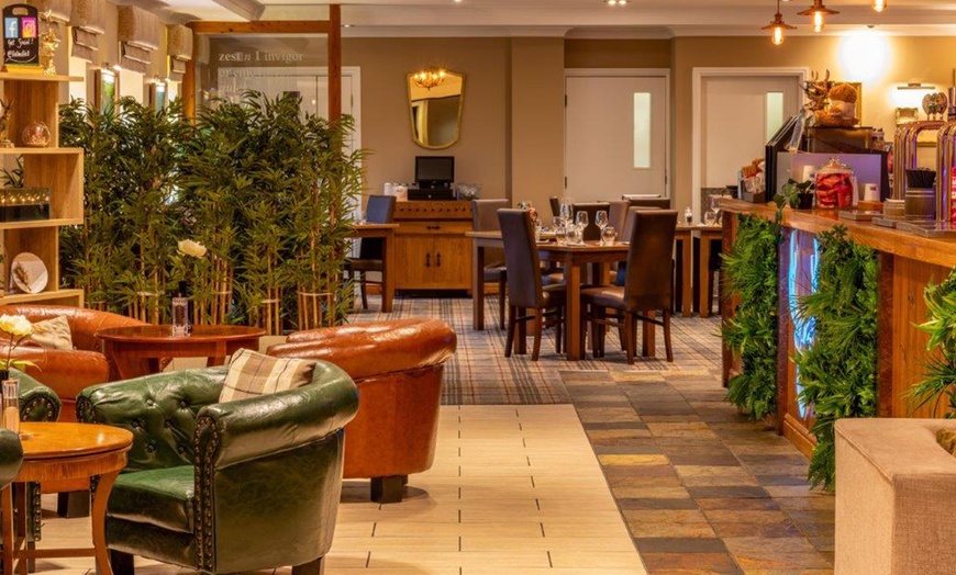 Image 18: West Yorkshire: 4* Standard Double or Twin Room with Breakfast & Wi-Fi