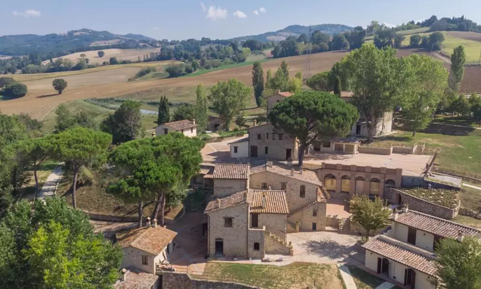 Perugia, Montone: Soggiorno per 2, 3 o 4 persone in mezza pensione