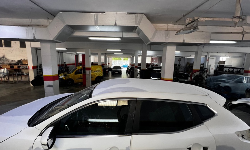 Image 4: Paga 49€ y obtén un descuento de 400€ en servicio de pintura de coche 