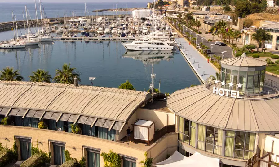 Ligurie 4* : chambre Deluxe avec petit-déjeuner, dîner et Spa