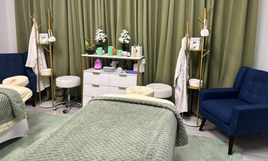 Image 4: Up to 36% Off on Pampering Package