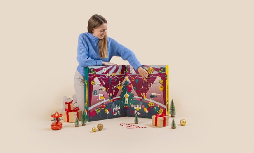 Image 3: Degusta la magia: calendario de Adviento con snacks dulces y salados