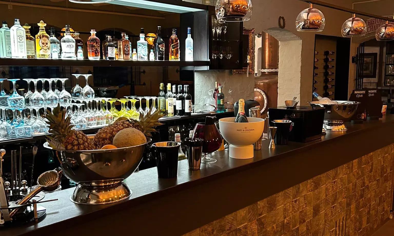 Flammkuchen Elsässer Art und Glas Wein oder Federweißer für 2-6 Pers.