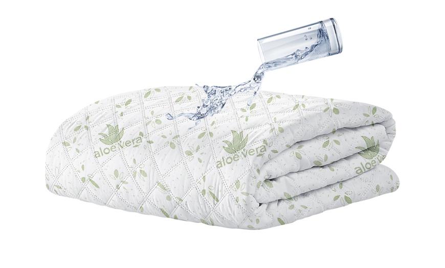 Image 4: Surmatelas  "Udry" White Classic Waterproof, Aloe Vera ou Bambou