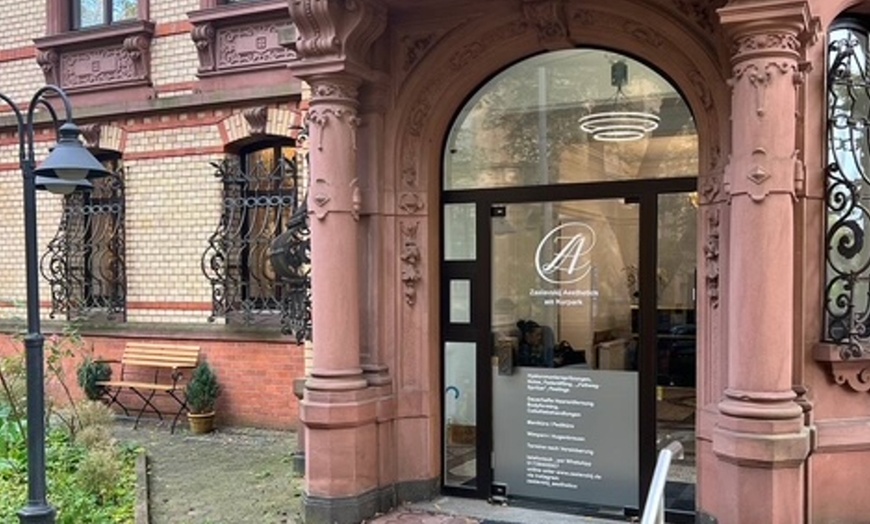 Image 6: Russische Maniküre optional mit Maske und Massage für 1 Person