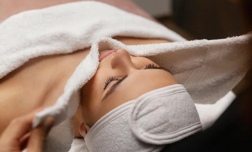 Image 2: Up to 67% Off on Japanese Head Spa w/o Hydrafacial at Sculptsure Ltd