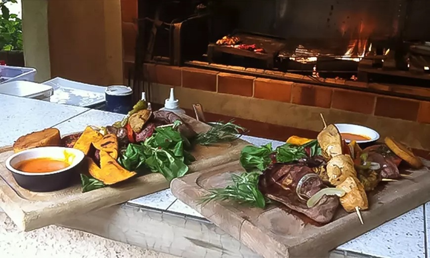 Image 20: Menu authentique en 4 services au restaurant Le Moulin de la Sambuc