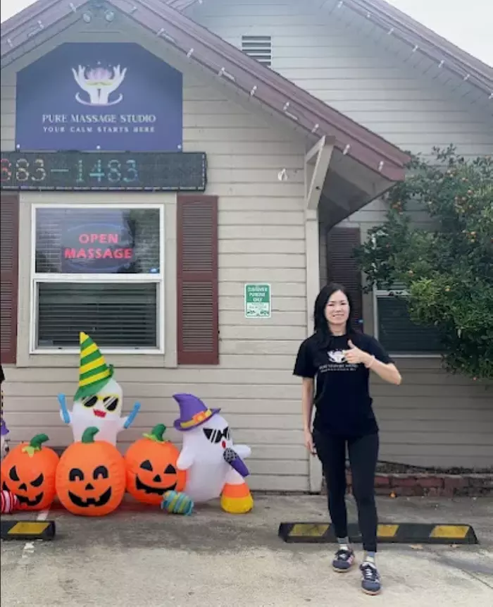 Relax with a Swedish/Deep Tissue Massage for Single or Couples