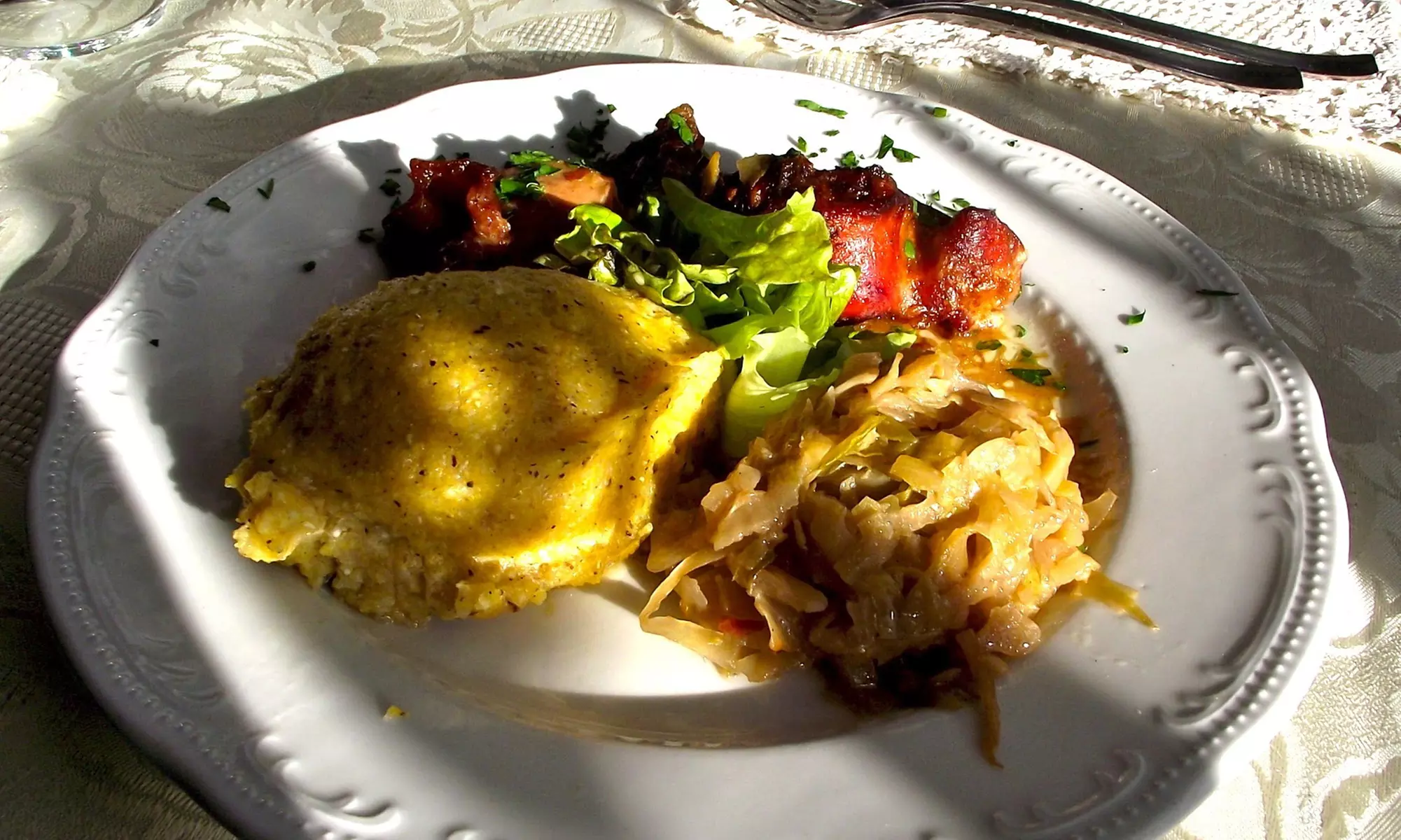 Trento: camera matrimoniale con colazione o mezza pensione per 2