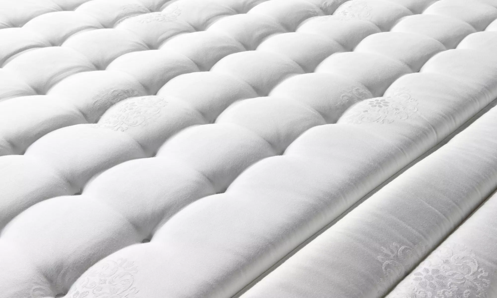 Emeraude-Matratze: Premium mit integriertem Topper & Nano-Federn 33 cm
