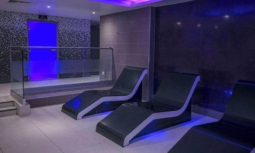 Image 8: Merseyside, Liverpool: Stay with Breakfast, Spa Treatment & Dinner