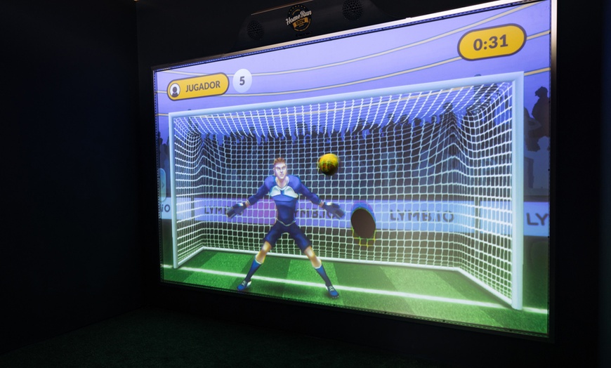 Image 2: Acceso a salas de bateo o menú para 2, con duración a elegir
