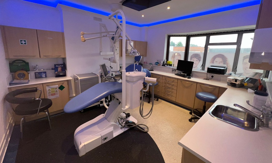 Image 3: Philips ZOOM Teeth Whitening in Spa-Like Dental Clinic + Advanced Tech