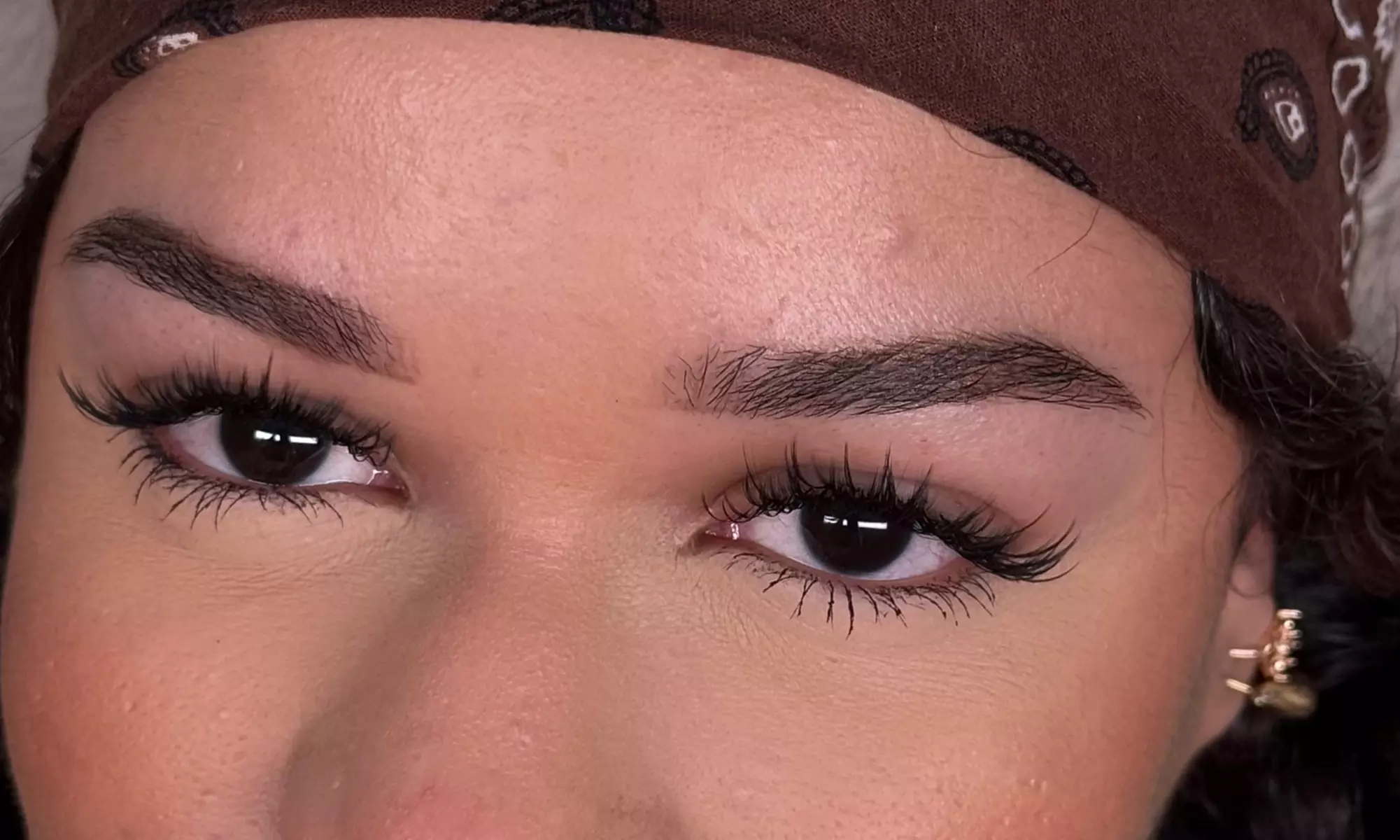 Enhance Your Beauty with a Custom Full Set of Eyelash Extensions