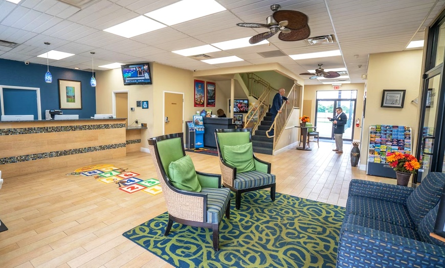 Image 5: Blue Tree Resort Hotel in Lake Buena Vista w/ Activities, Pool & Wi-Fi