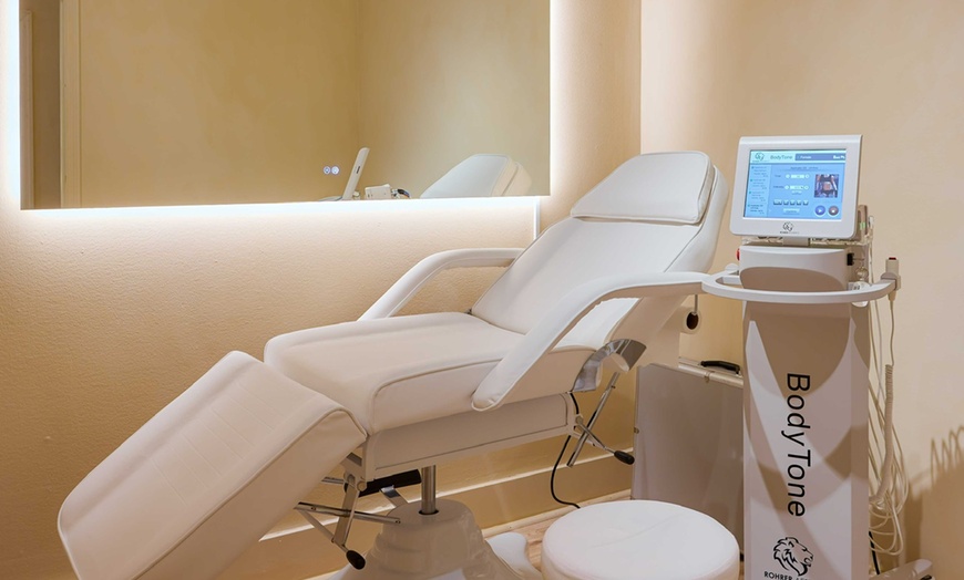 Image 3: One or Two Body Sculpting Sessions