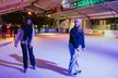 Weihnachts-Special: 2 Std. Schlittschuhlaufen für 2 Erwachsene und optional 2 Kinder (bis zu 26% sparen) - Second Medium