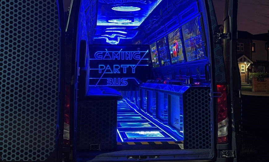 Image 5: Gaming Party Bus