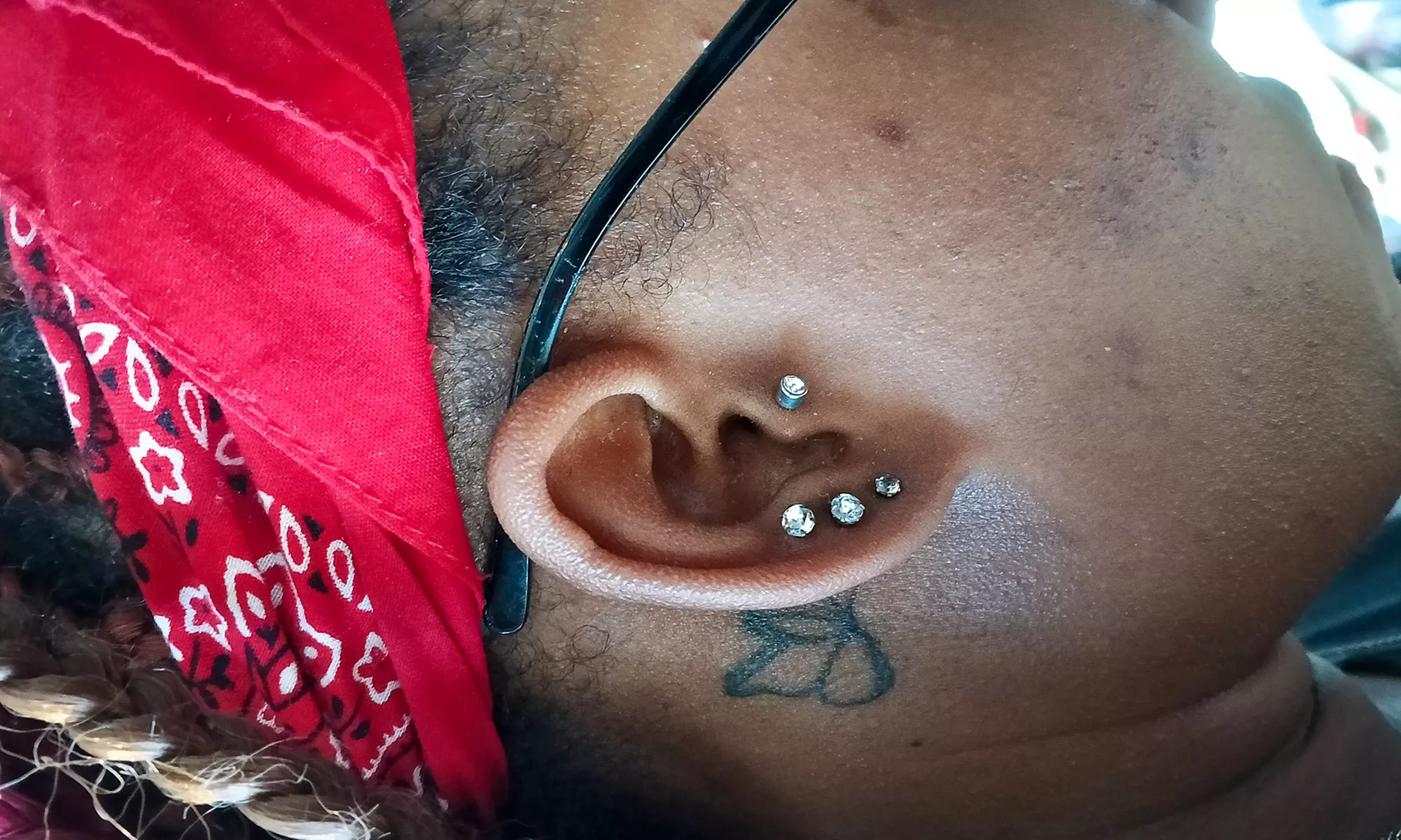 Get Nose, Ears, Belly, Eyebrow  Piercing
