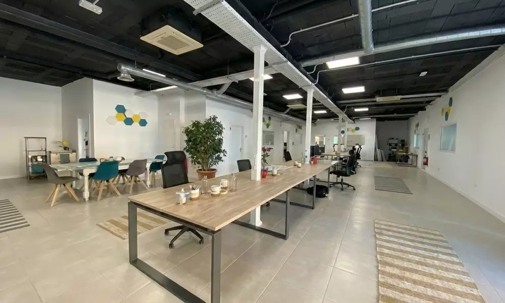 Meeting room o business lounge durante todo un día con aperitivos