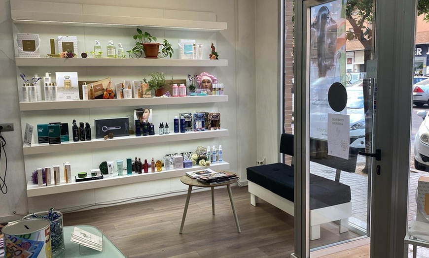 Image 5: Sesión de peluquería completa con opción a tinte o mechas
