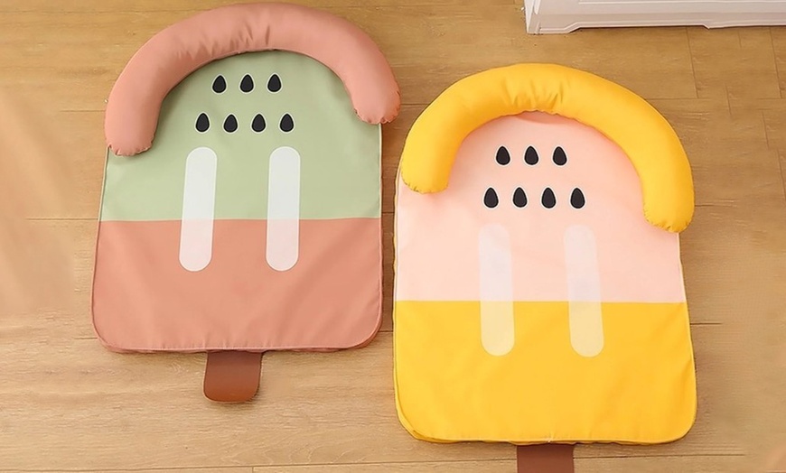 Image 2: Breathable Slide and Scratch-Resistant Cooling Mat for Cat or Dog 