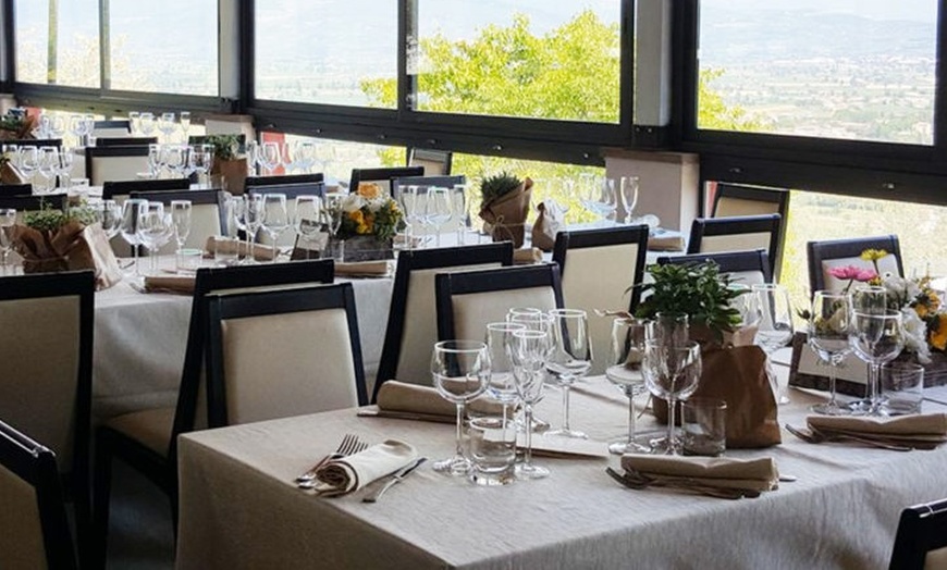 Image 15: Umbria, Bevagna: soggiorno con colazione o mezza pensione per 2 o 4