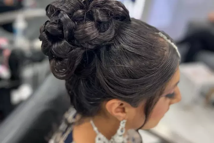 Up to 42% Off on Salon - Hair Colour / Highlights at Rose Hair & Beauty Salon