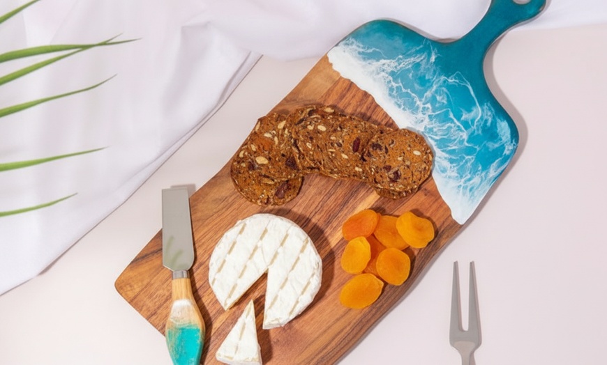 Image 10: 1.5 Hours of Resin Cheese board Workshop for Up to 14 People 