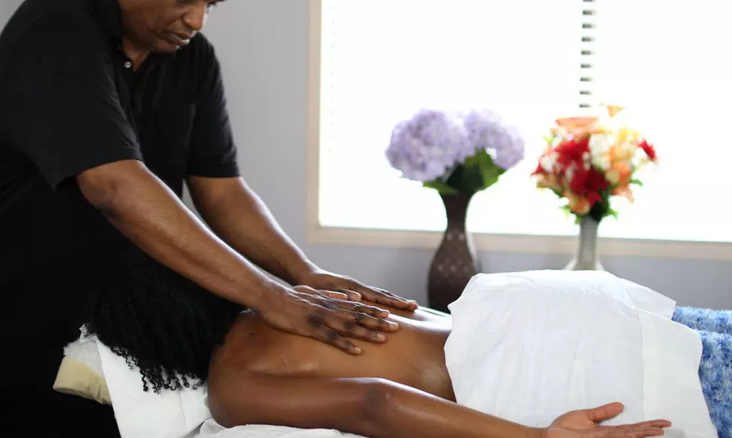 30, 45, or 75-Min Neck, Shoulder & Back Massage, Swedish / Deep Tissue