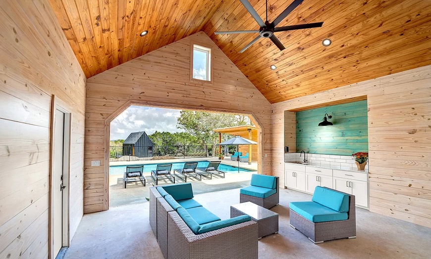 Image 5: Enjoy a Virtual Golf Session with Top-Notch Simulators