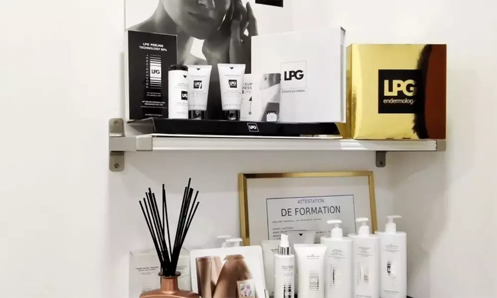 Massage et soin visage avec Divines Institut