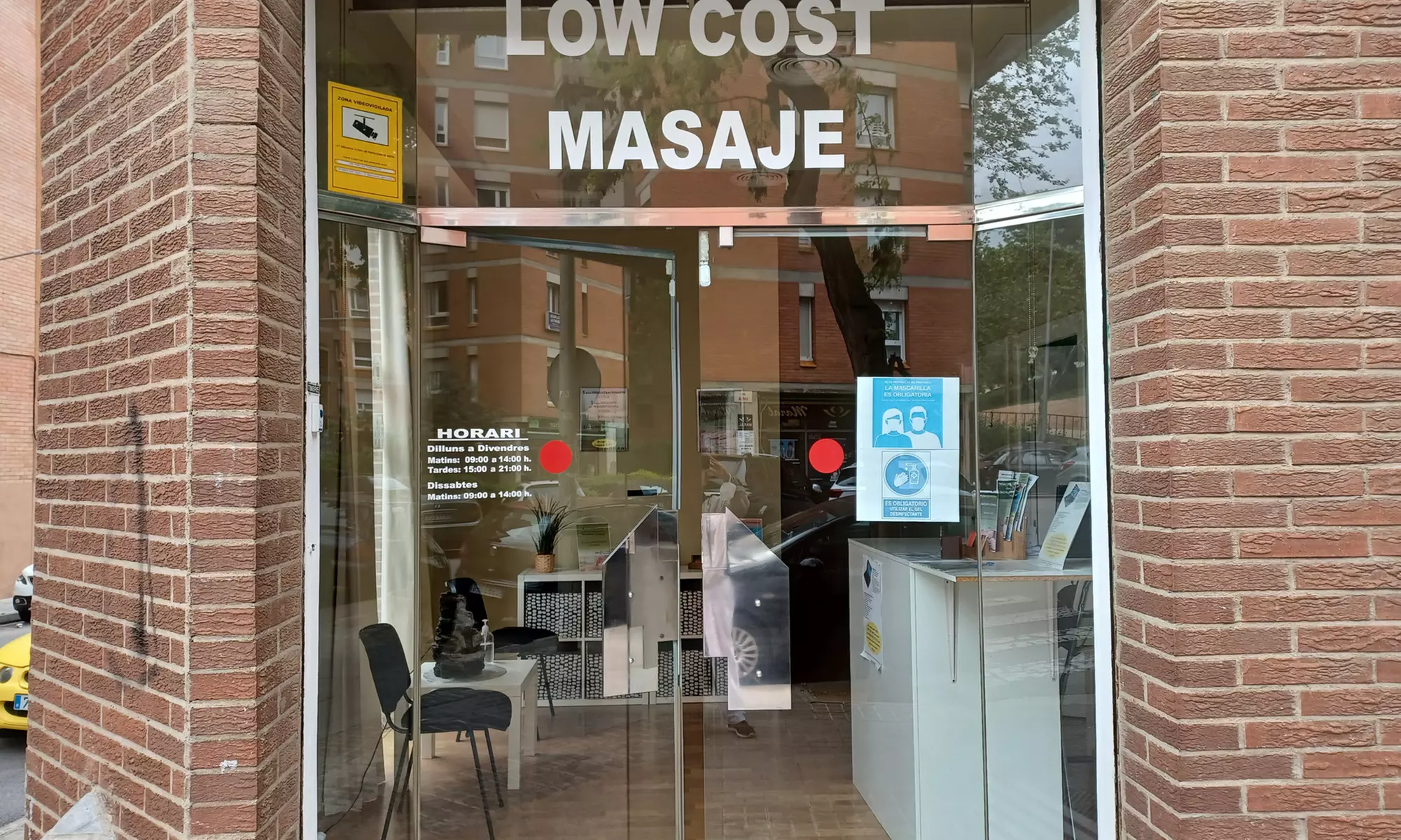 Exfoliante corporal, hidratación y masaje cervical o masaje a 4 manos en Low Cost Masaje - Image 6