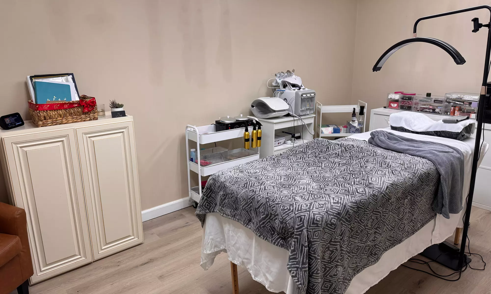 Pamper with a Spa Gift Card for Luxurious Relaxation at Lune Aesthetic