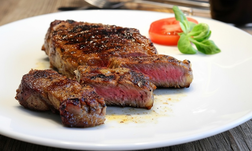 Image 7: Menú de parrillada para 2 o 4 con botella de vino en asador argentino
