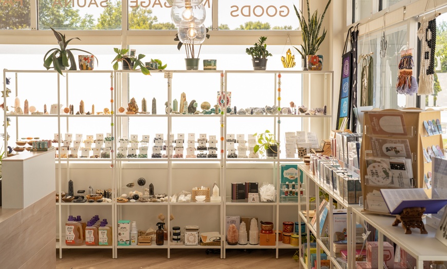 Image 6: Organic Facials with 30 or 60 Minutes Massage Options