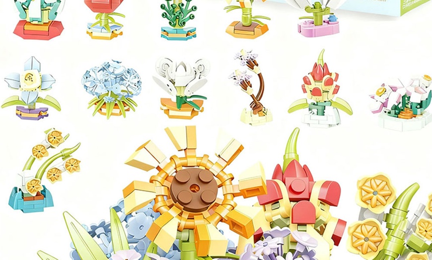 Image 3: Baustein-Adventskalender mit Blumen- oder Weihnachts-Motiven