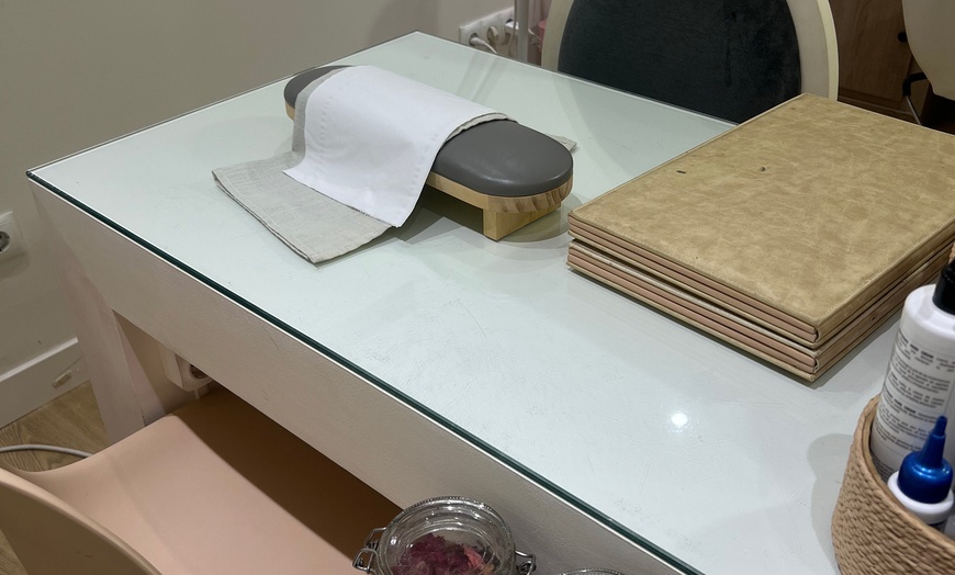 Image 4: Manicura, pedicura o manipedi semipermanente con resultados duraderos